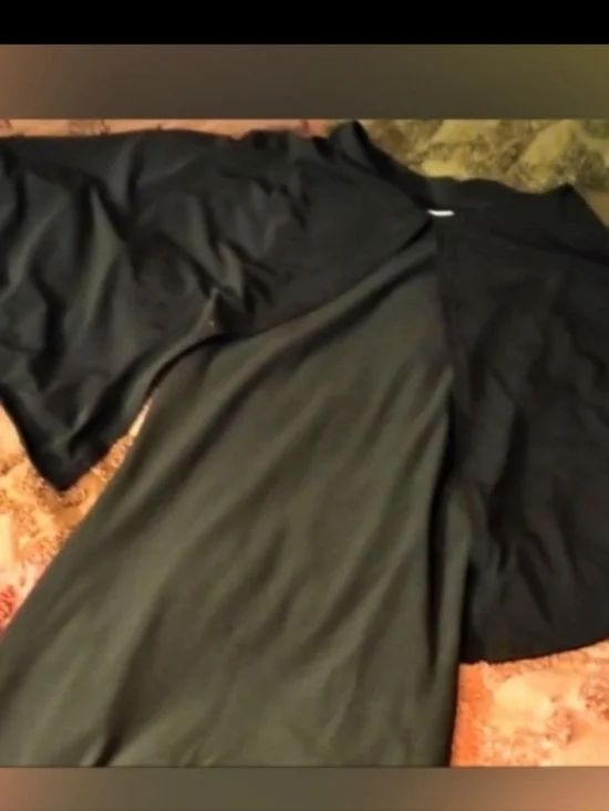 Chic Black Sleeve Maxi Dress - Elegant Evening Wear - Picture 6 of 11